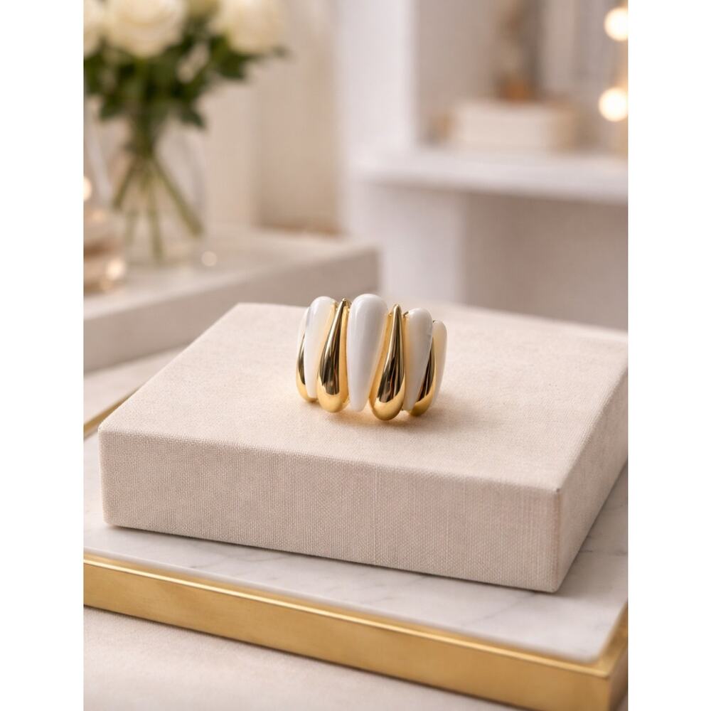 Gold Plated Lined Pearlized Accent Ring Size 7.5 New